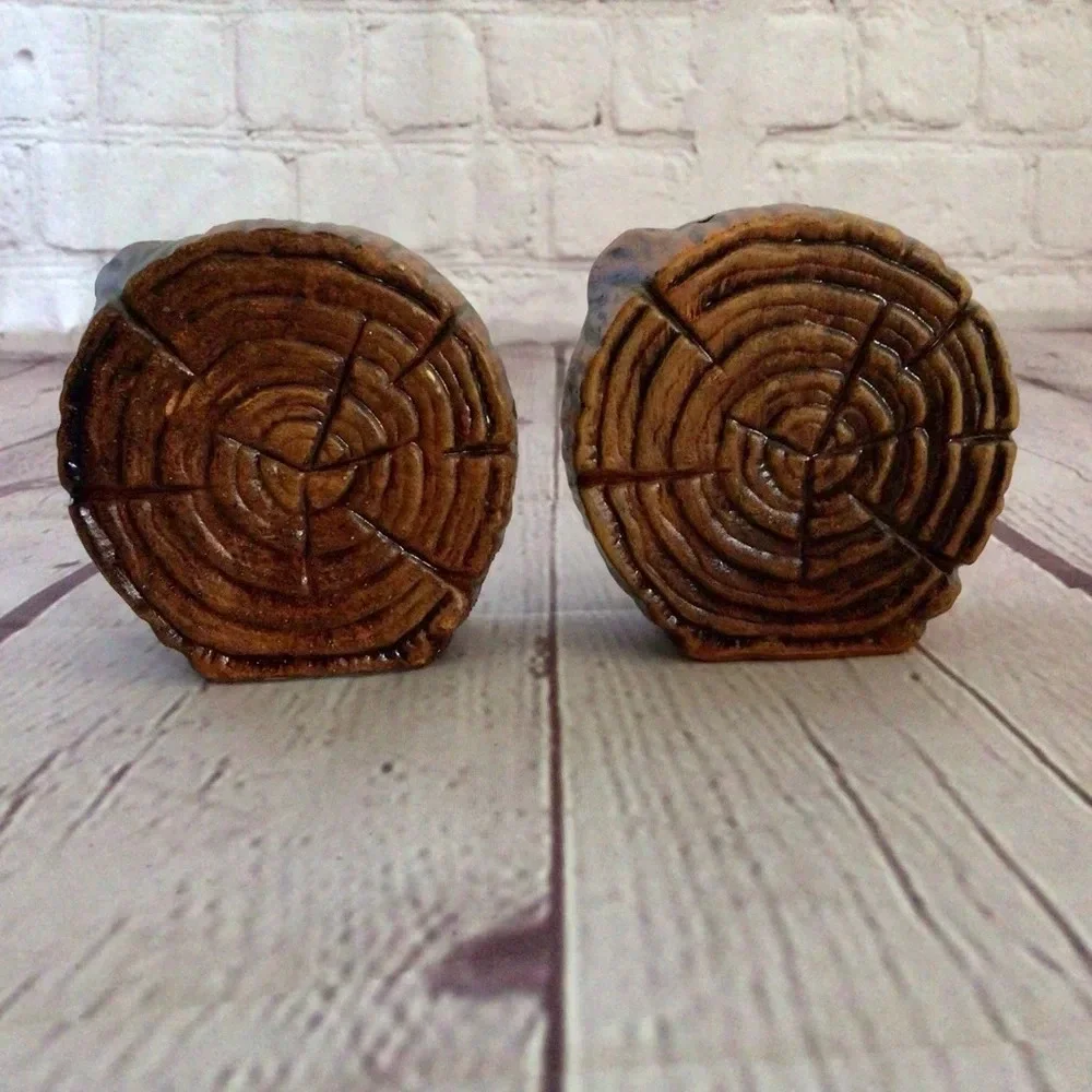Vintage Howe Caverns New York Souvenir Salt and Pepper Shaker Pair - Japan